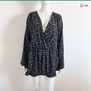 Mahina Size Medium Black Floral Print Long Sleeve Romper